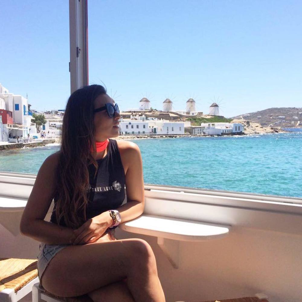 Meet your Posher, Alexandra